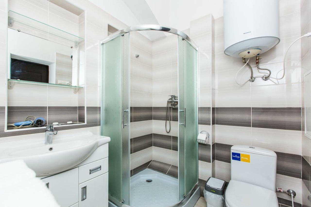Apartment On Tuhan-Baranovskoho,4 Lviv Buitenkant foto
